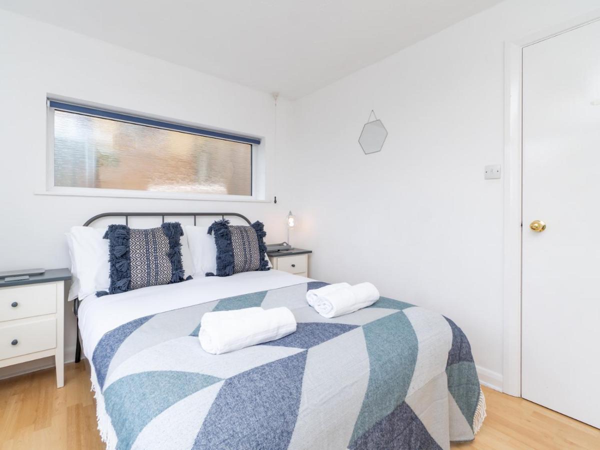 Appartamento Pass The Keys One Bed Flat With Stunning Views And Free Parking Bath Esterno foto